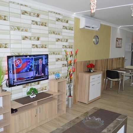 Apartament Siofok Ezuestpart Granada 2 Koezvetlen Vizparti Apartman Zewnętrze zdjęcie