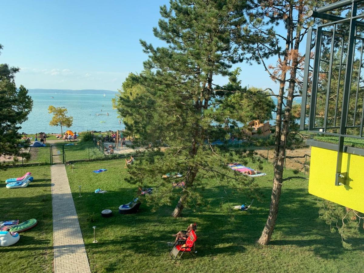 Apartament Siofok Ezuestpart Granada 2 Koezvetlen Vizparti Apartman Zewnętrze zdjęcie