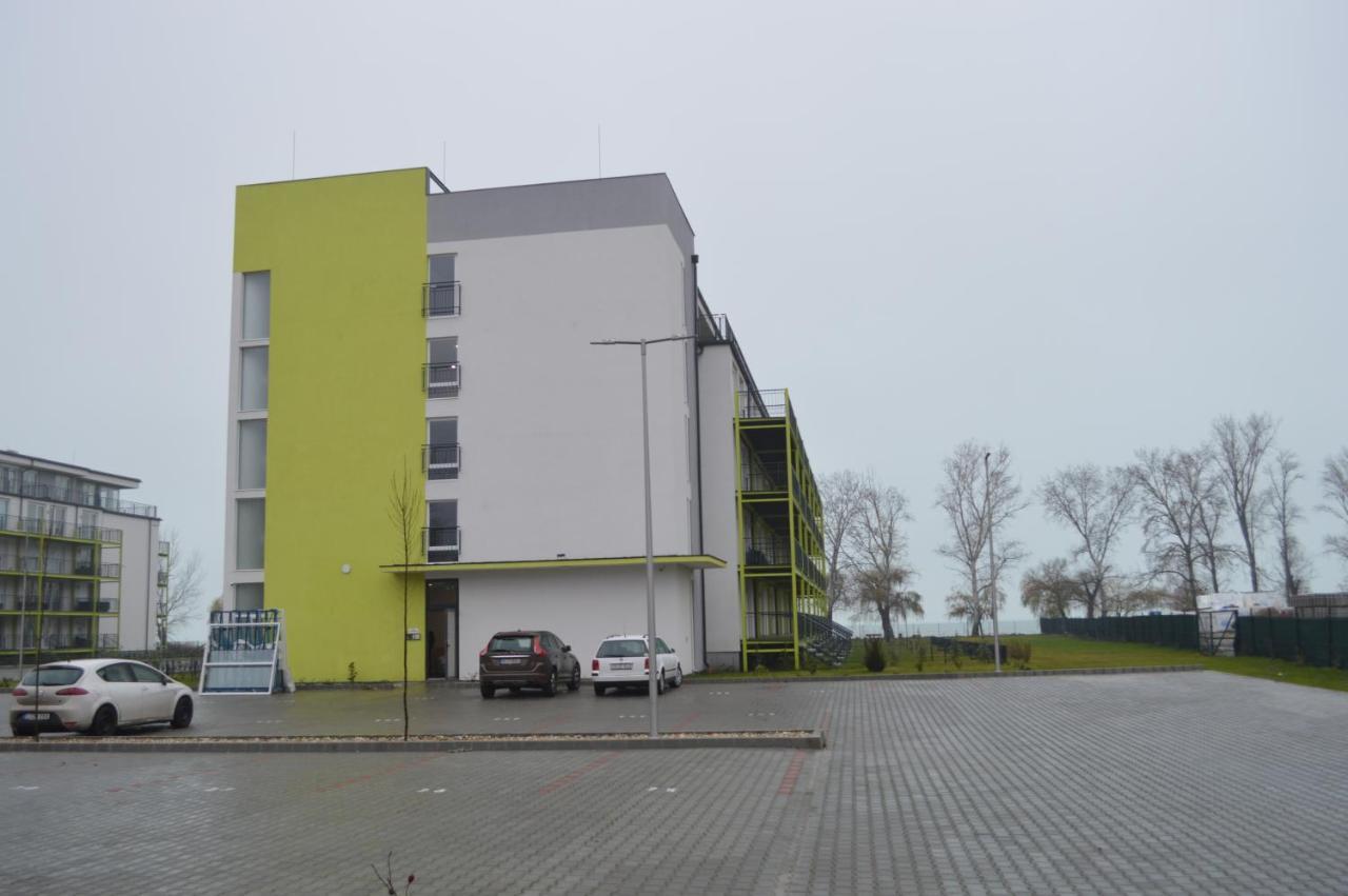Apartament Siofok Ezuestpart Granada 2 Koezvetlen Vizparti Apartman Zewnętrze zdjęcie