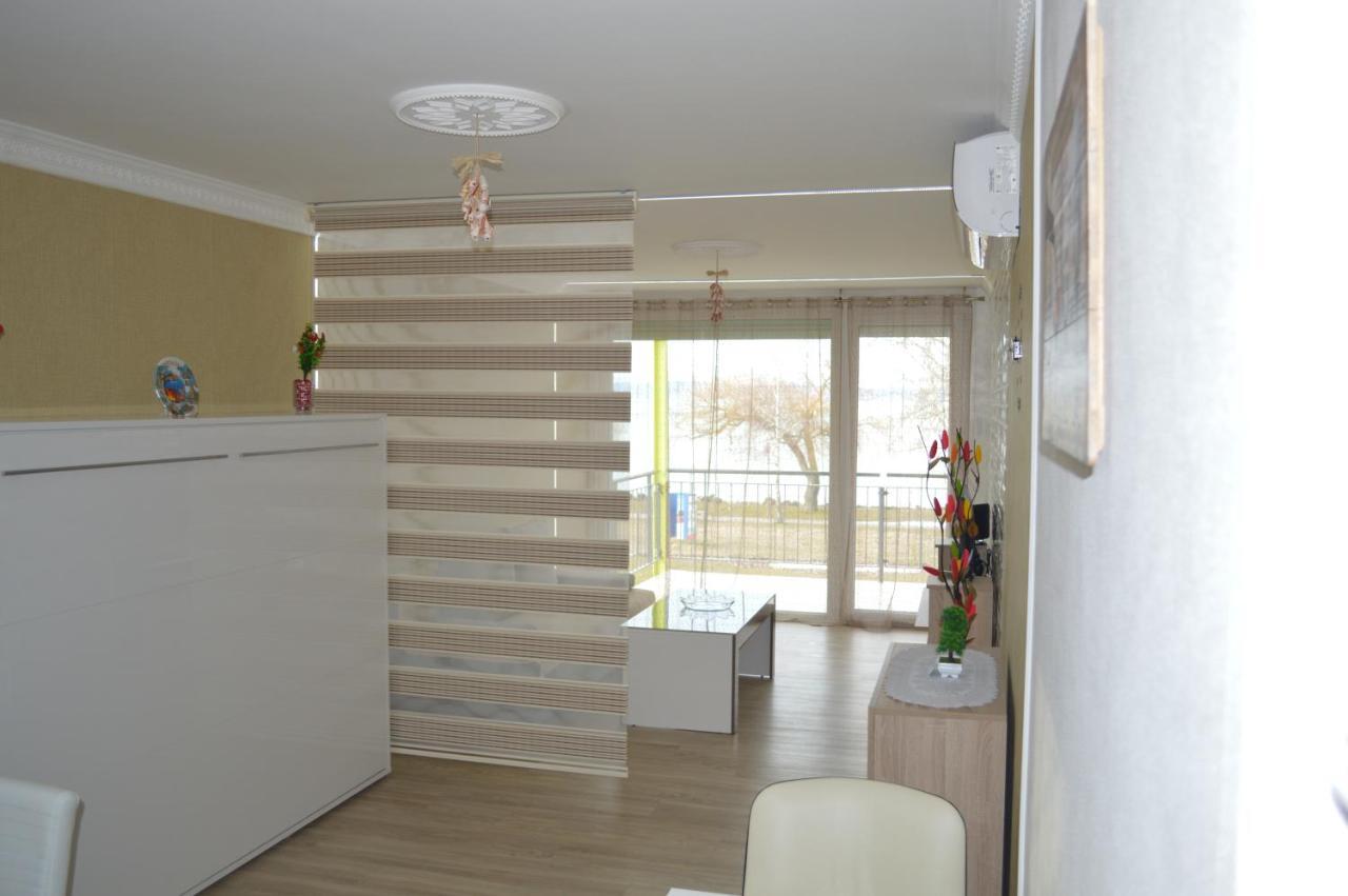 Apartament Siofok Ezuestpart Granada 2 Koezvetlen Vizparti Apartman Zewnętrze zdjęcie