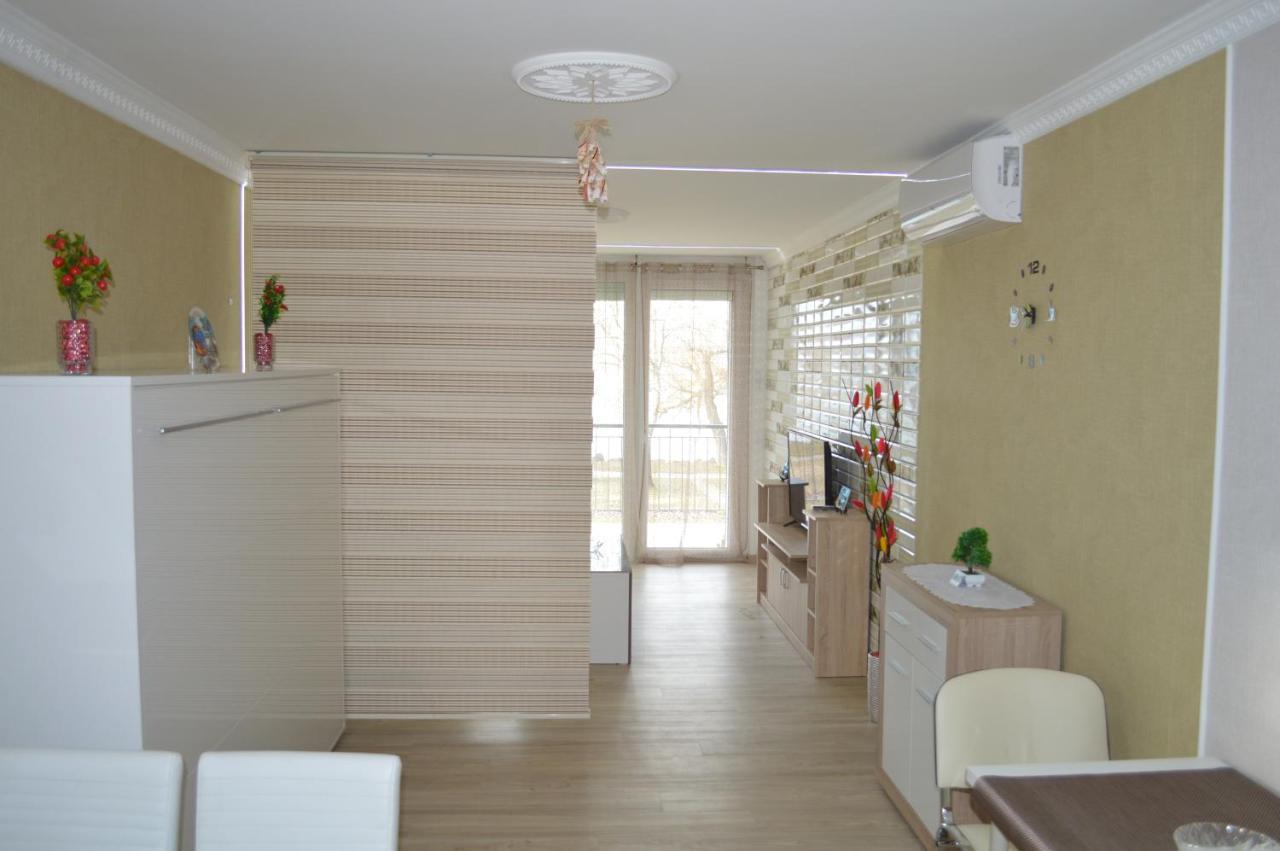 Apartament Siofok Ezuestpart Granada 2 Koezvetlen Vizparti Apartman Zewnętrze zdjęcie