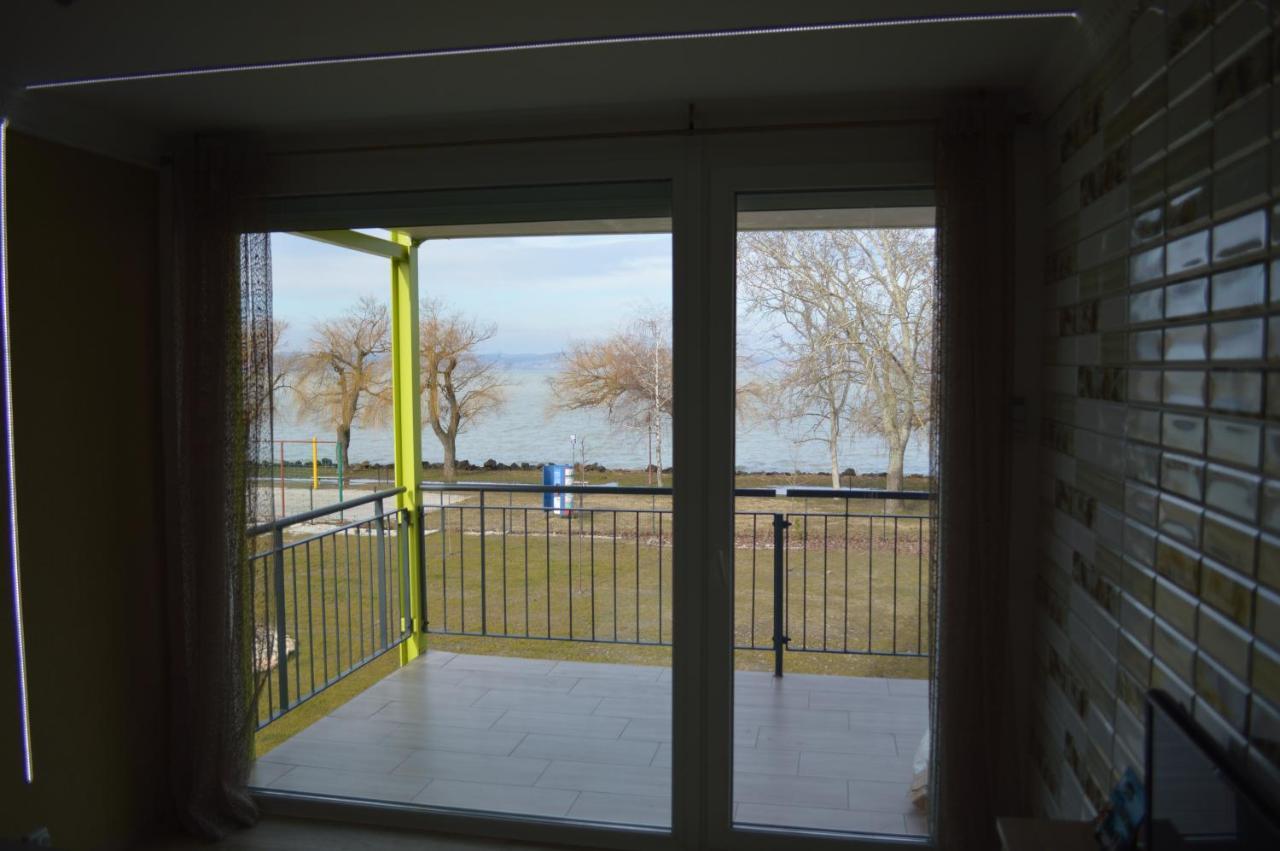 Apartament Siofok Ezuestpart Granada 2 Koezvetlen Vizparti Apartman Zewnętrze zdjęcie